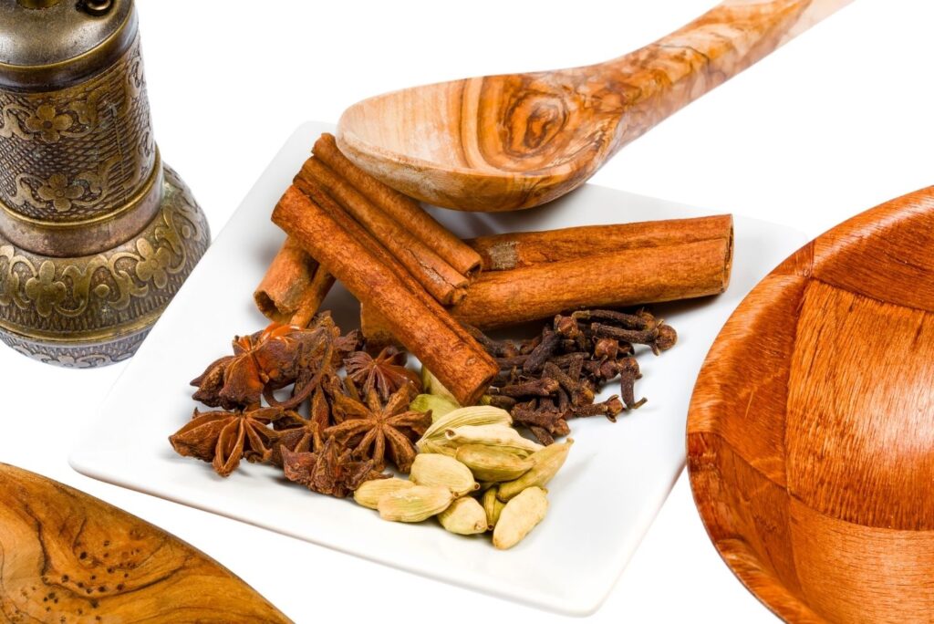 13 Natural Remedies for Cold and Flu - Clove and Cinnamon