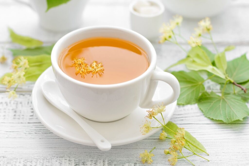 Linden Flowers Tea Benefits and How to Make Linden Flowers Tea - MyNaturalTreatment.com
